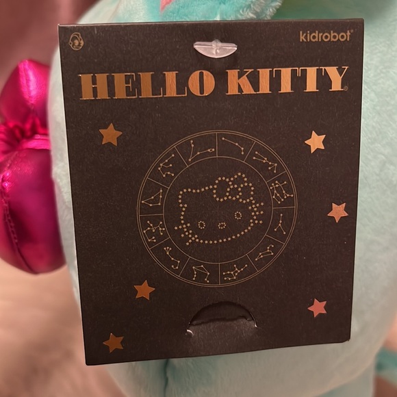 Hello Kitty Taurus plush - Picture 4 of 5